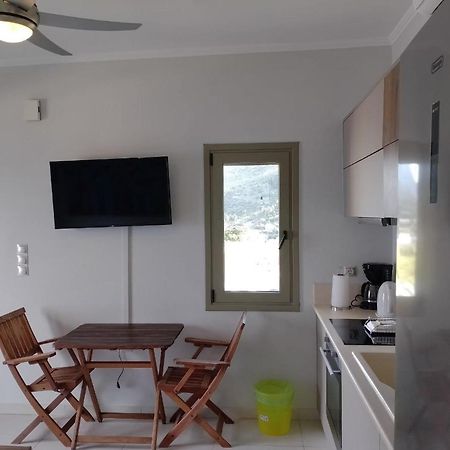 شقة Climbers' Nest 'With Sea And Rock Views And Private Pool' Kamari  المظهر الخارجي الصورة